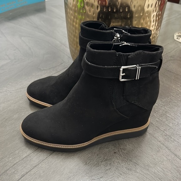 Dr. Scholl's Women's Jacinda Ankle Boot - Picture 7 of 10